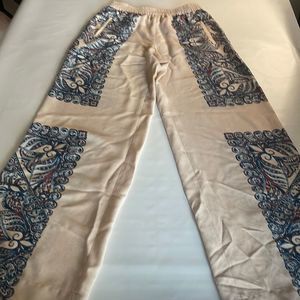 BCBGMAXAZRIA XS Cream & Blue Tribal Print Wide Leg Pants with Front Pocket